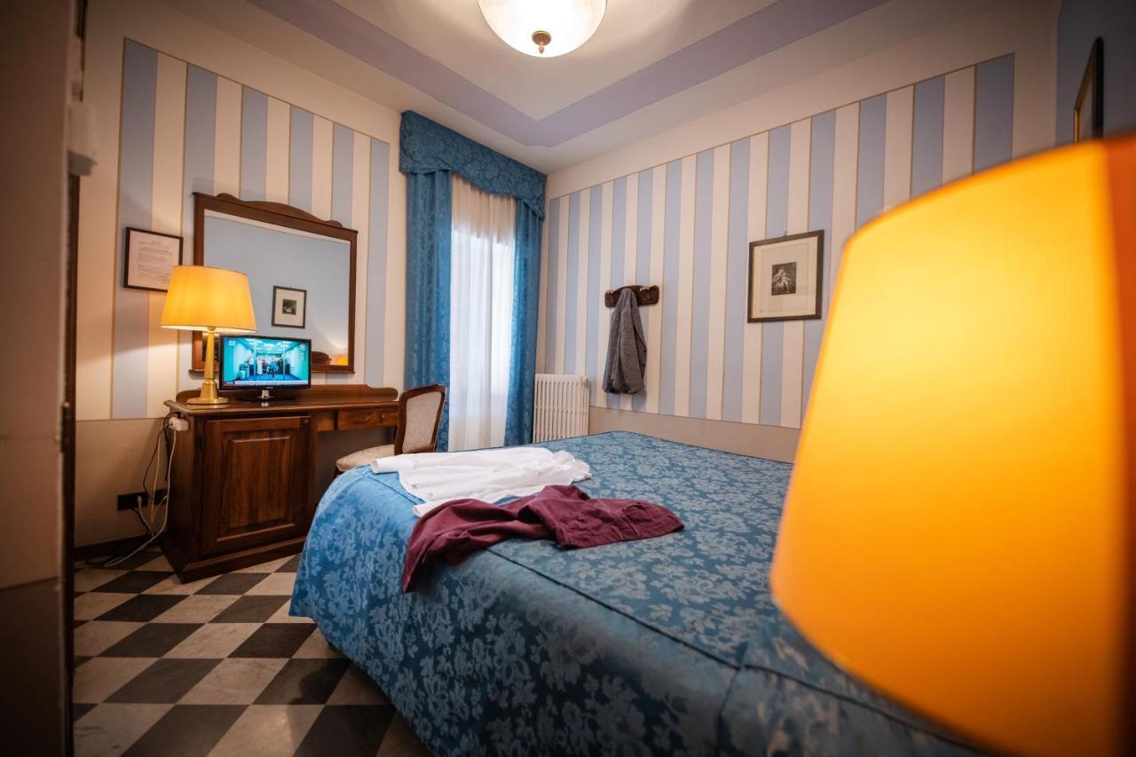 Park Hotel Regina - With Air-Condition And Pool Bagni di Lucca Kültér fotó